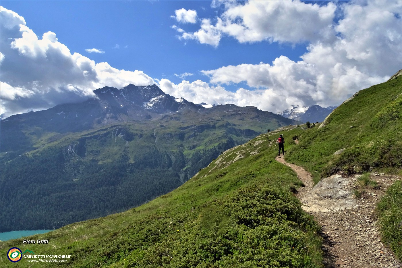 13 Sentiero in piano con vista sul Piz Morterash.JPG -                                